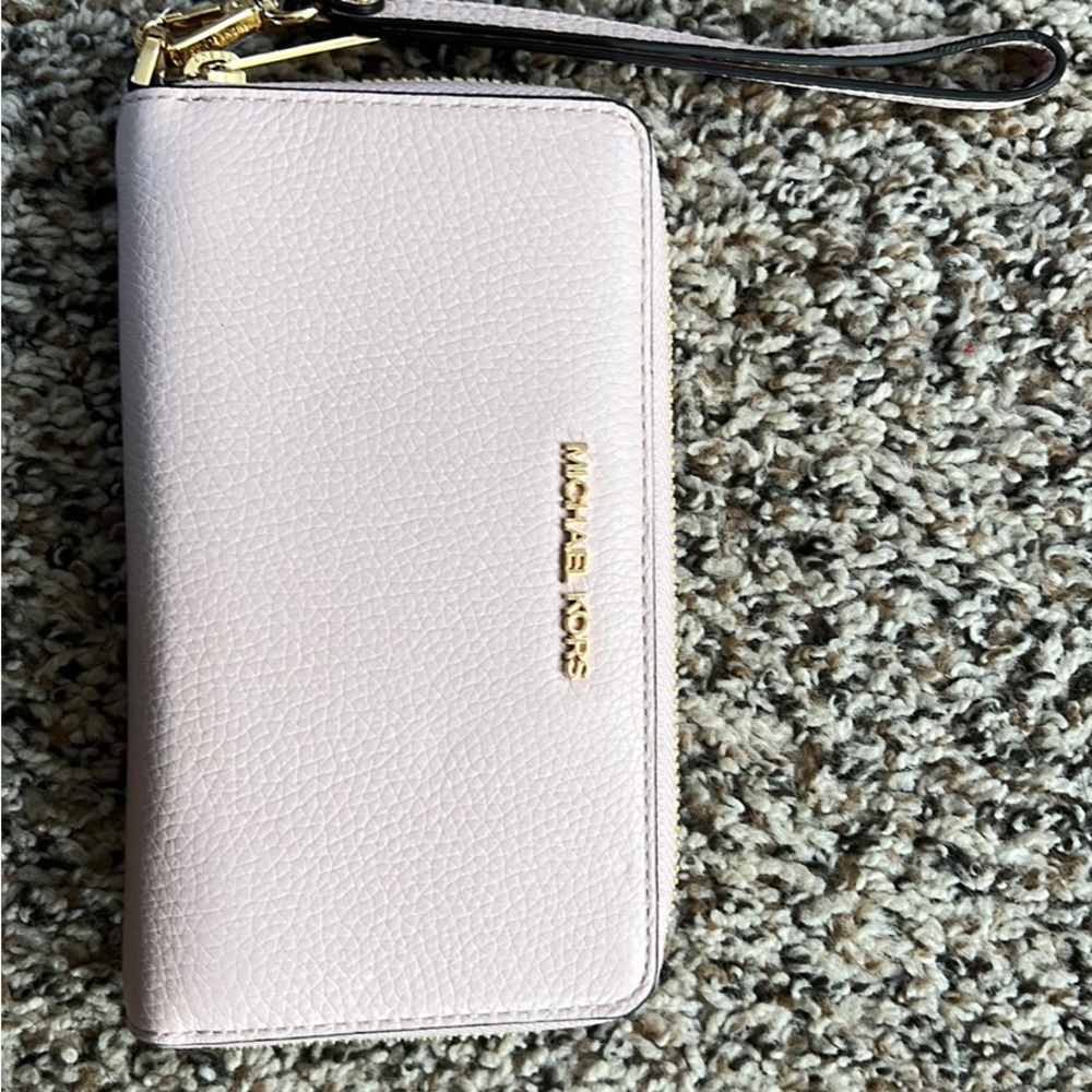 Micheal Kors jet set Wallet